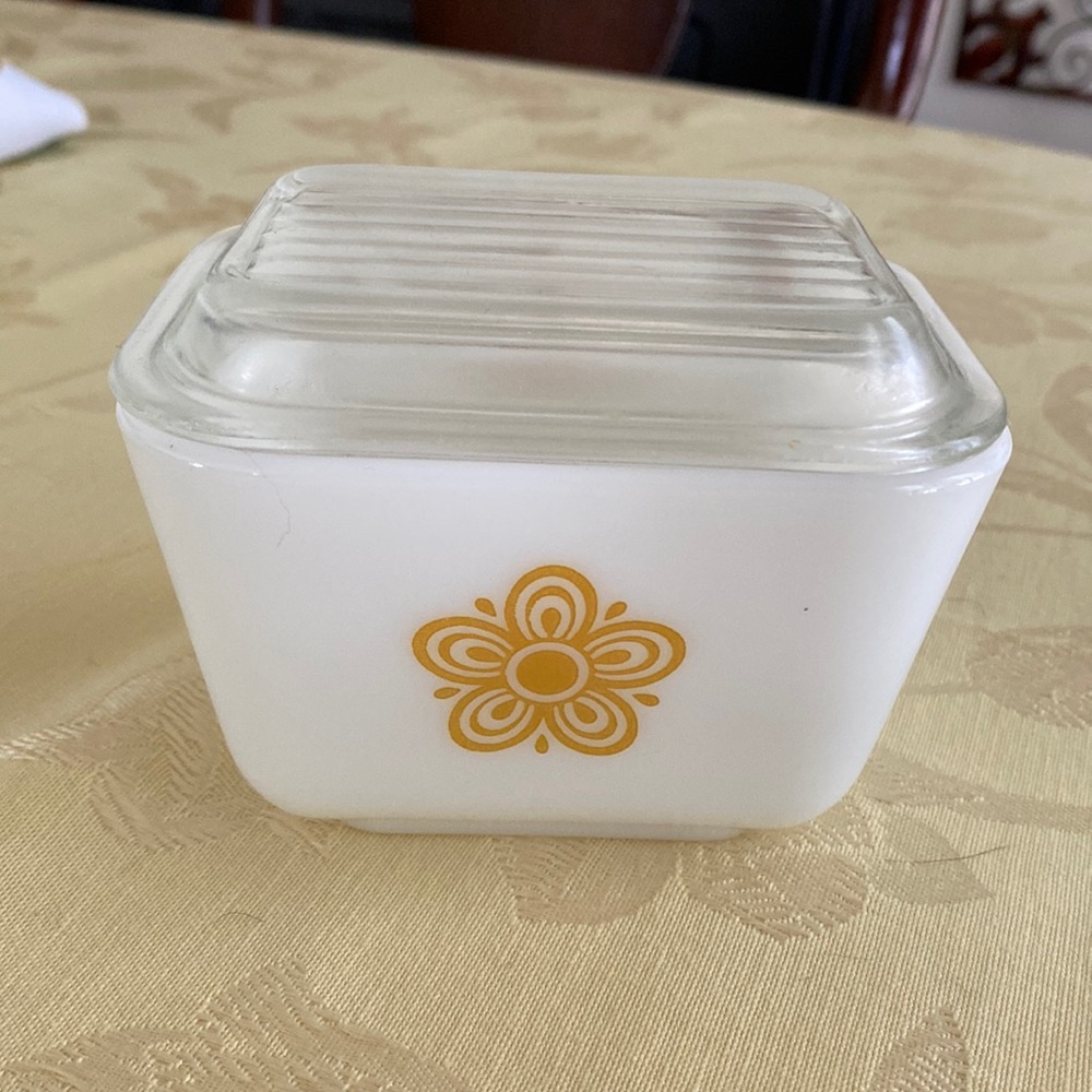 Pyrex butterfly gold dish